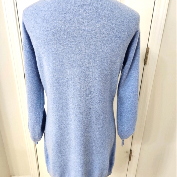 Women's Blue Cashmere Sweater - Picture 6 of 8